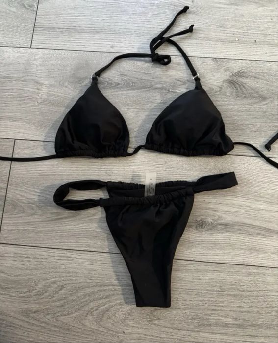 Черный и белый женский купальник раздельный шторки