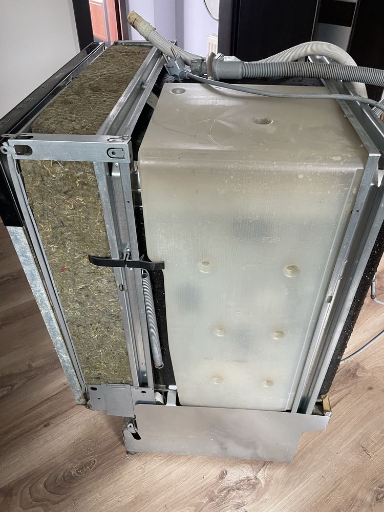 Zmywarka whirpool ADG 6240 / 1 na czesci