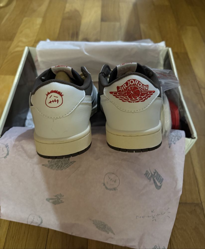 Travis Scott Air Jordan 1 Low OG "Reverse Mocha"