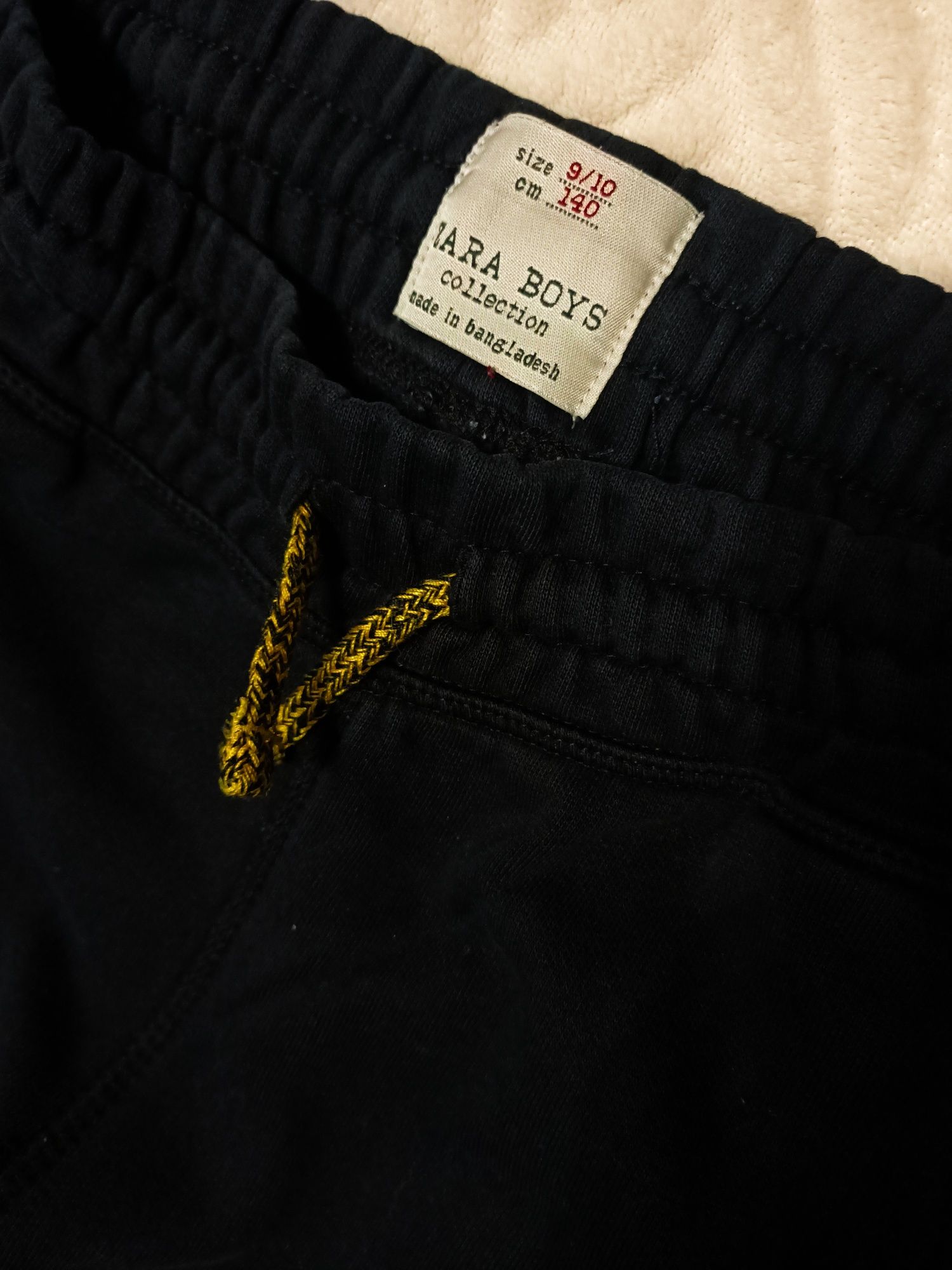 140 cm ZARA BOYS Spodnie dresowe czarne dla chłopca dresy (2)