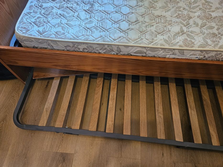 Cama solteiro com cama auxiliar e 1 colchão