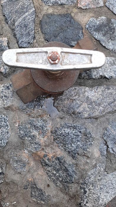 Продам кран водяной