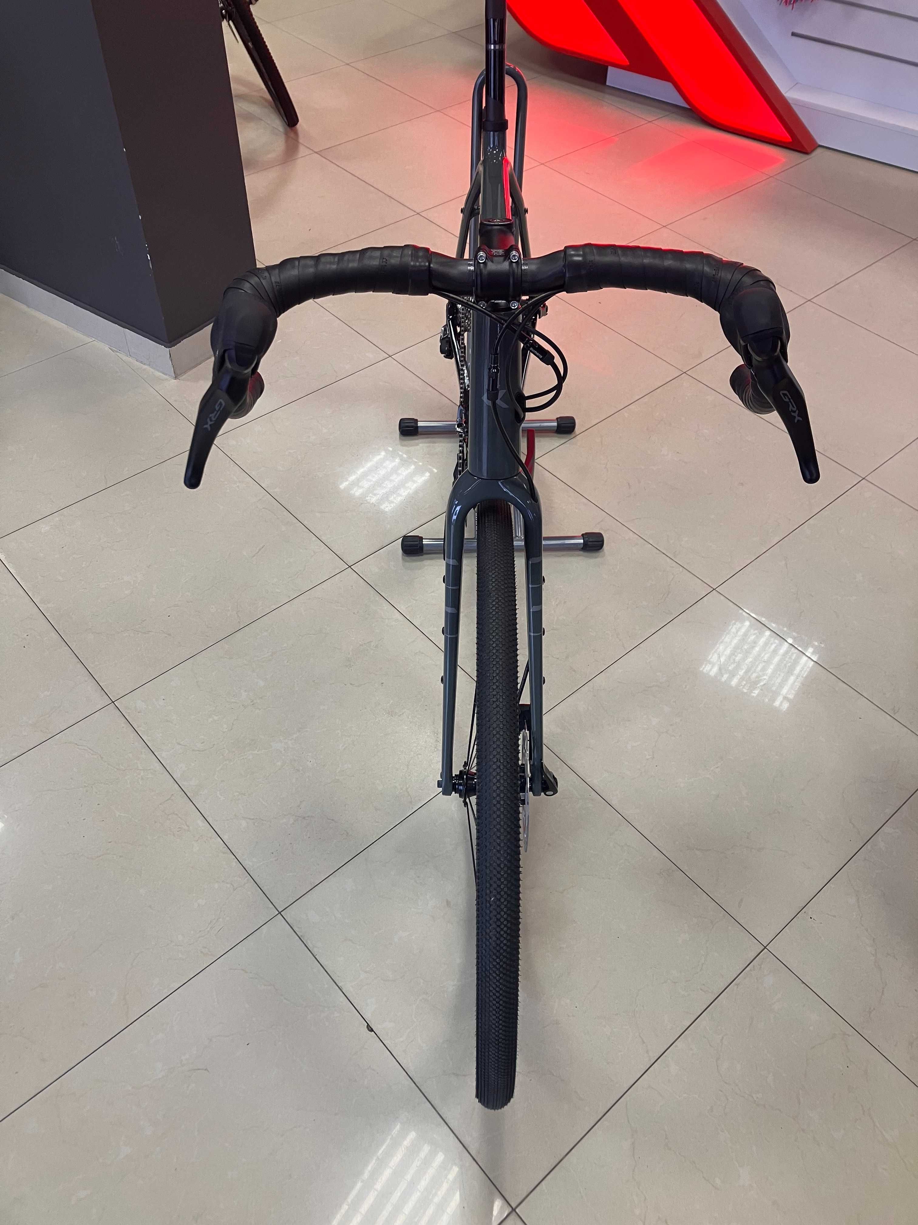 Rower gravel Kross ESKER 8.0 szary rozmiar M-20'' i XL - 22'' karbon