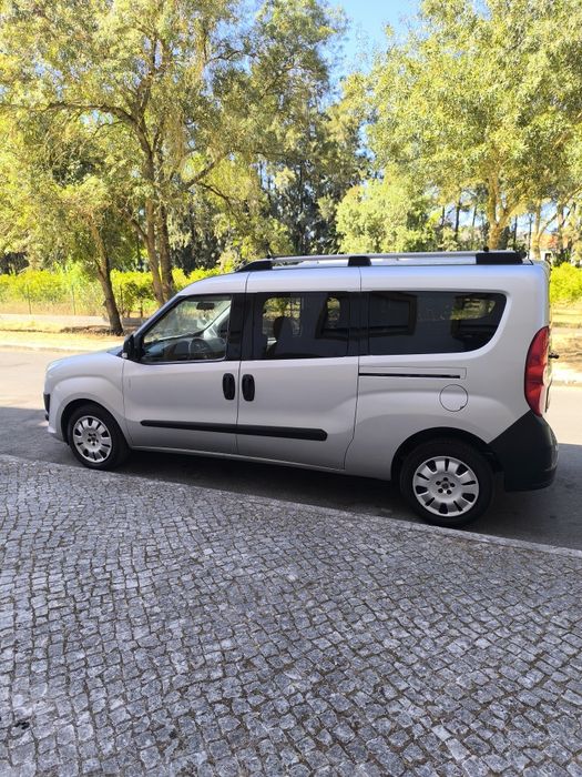 Fiat Doblo Maxi com 5 lugares e caixa fechada,classe 1 em autoestradas
