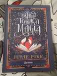 Ostatnia tchniąca magią - Julie Pike