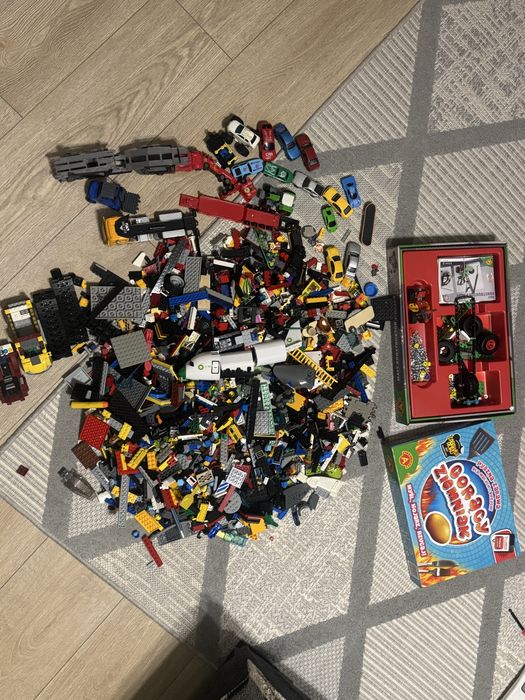 Zestaw zabawek LEGO ok. 4 kg + konstruktor + gra + skrzynia