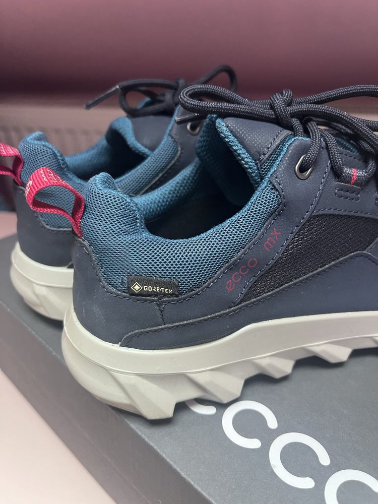 Adidasy ecco z goretexem