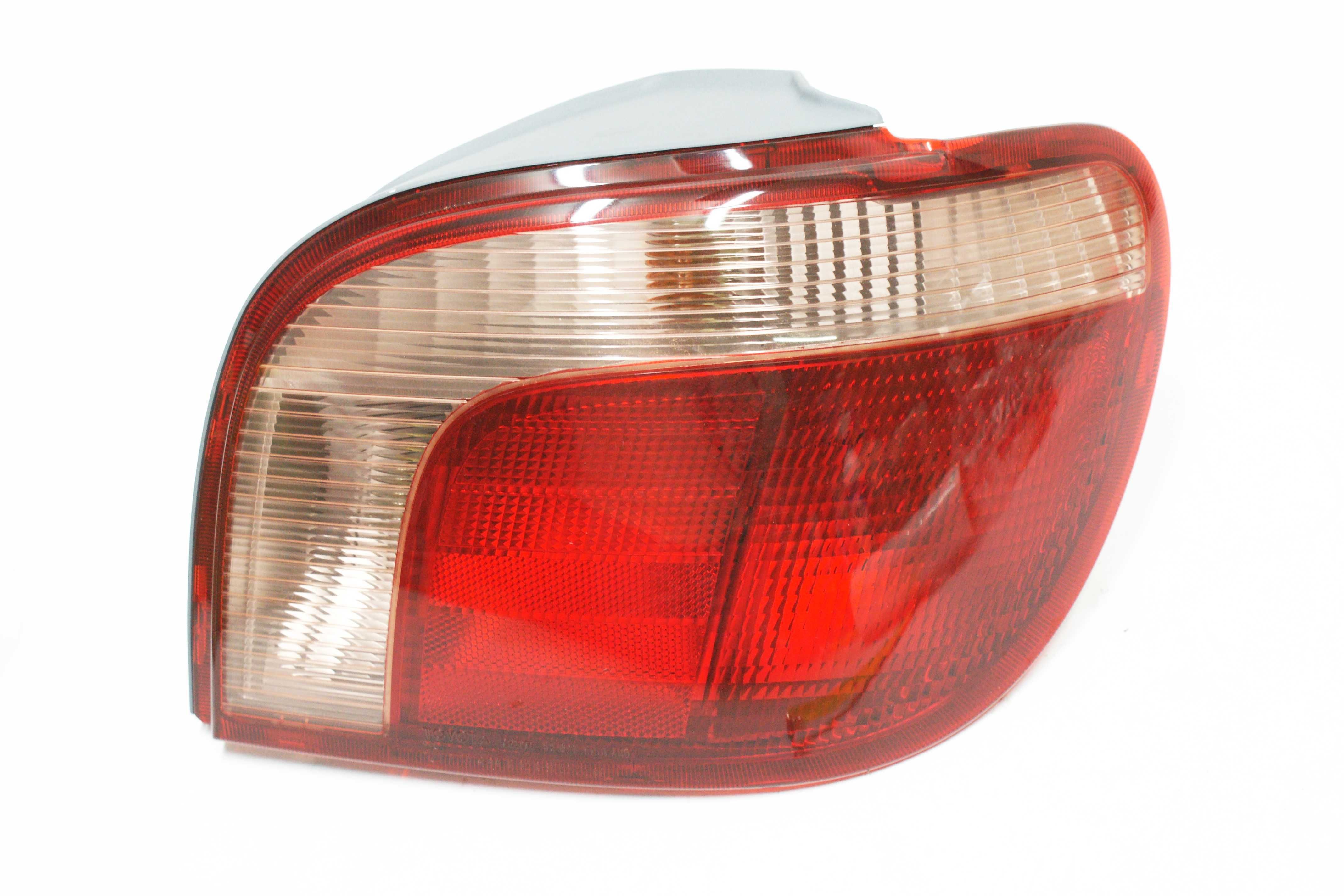 Lampa tył tylna prawa OE Toyota YARIS I P1 01/2001-10/2005 SCP1 NLP10