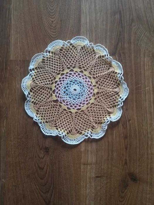 Piękna serwetka koronkowa vintage.