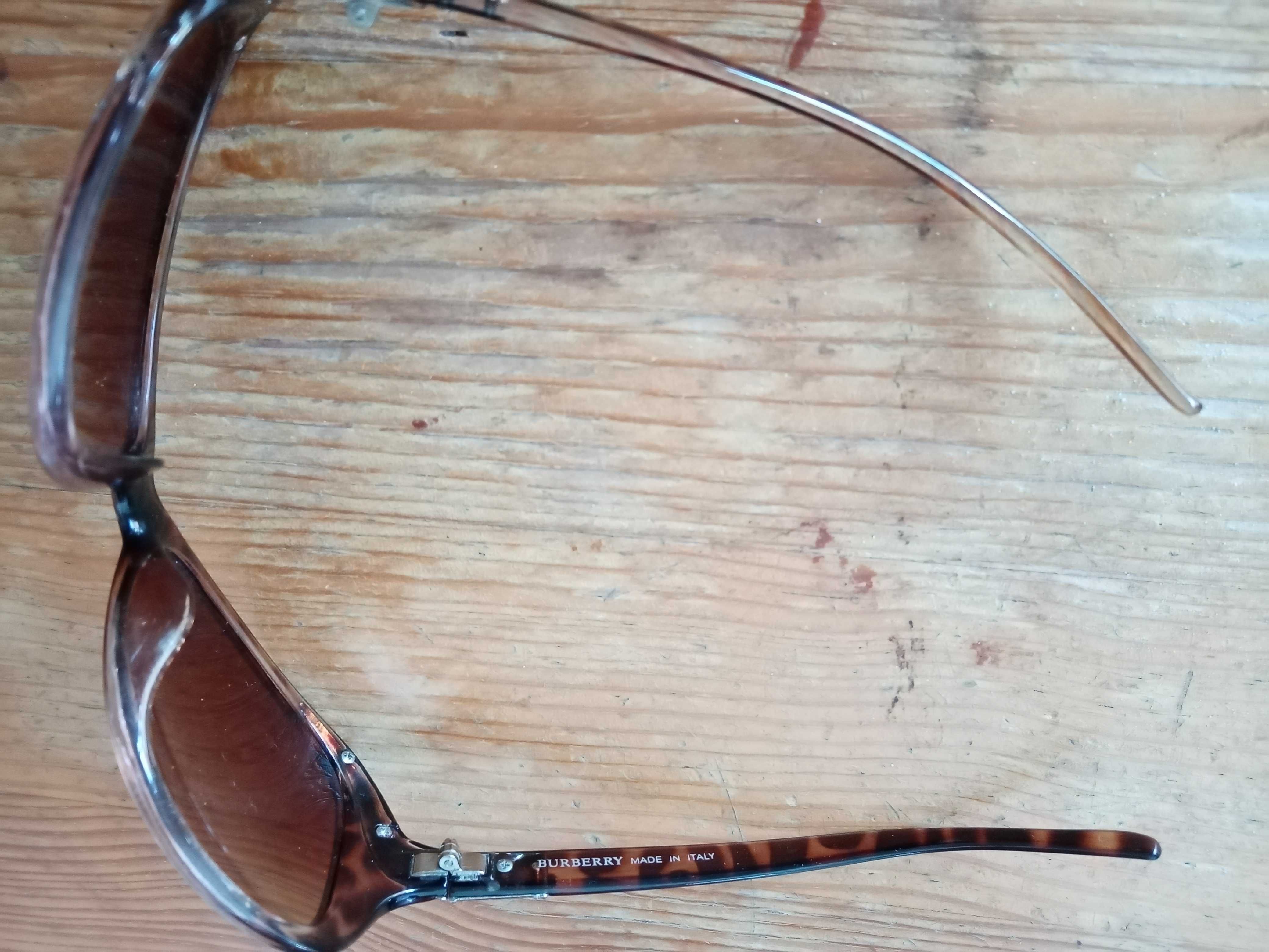 oculos de sol Burberry