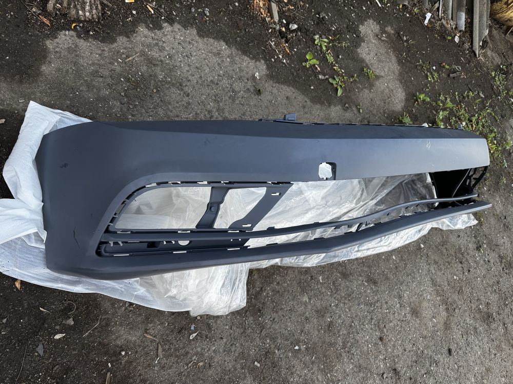 Передний бампер Volkswagen Jetta