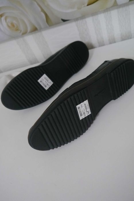 Оригінальні колекційні жіночі лофери Clarks