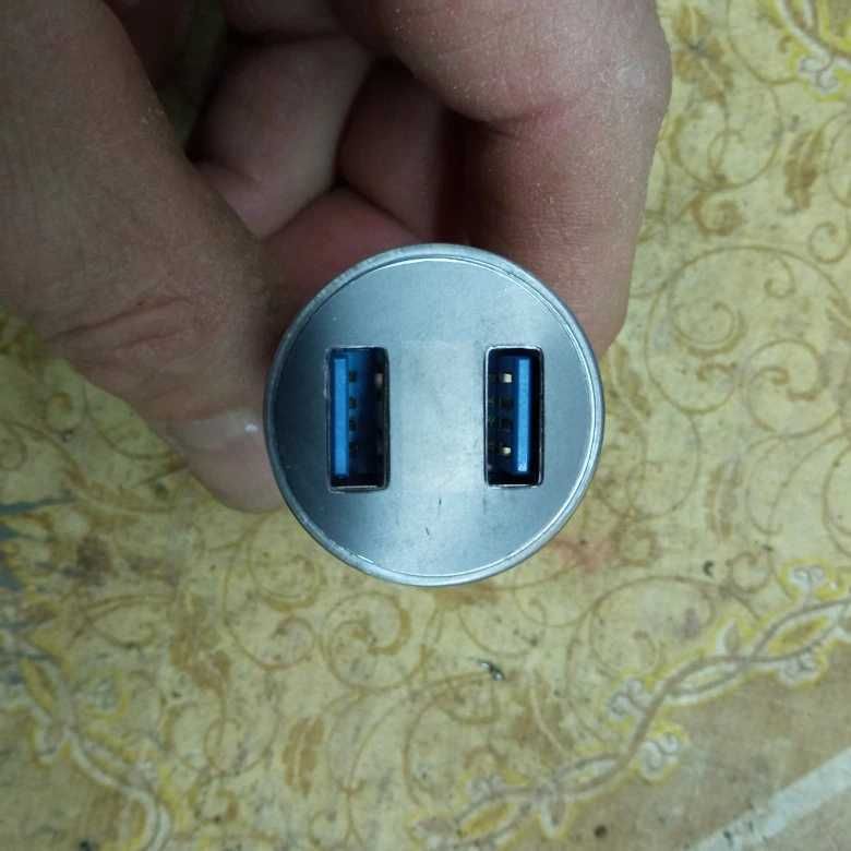 Зарядное устройство 2 USB порта от прикуривателя + индикатор АКБ