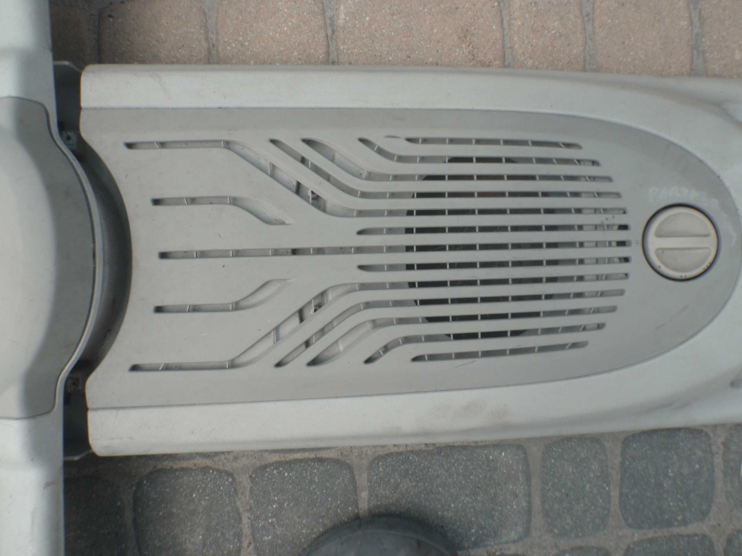 schowek panel nawiewa lampka dachu berlingo partner II modutop