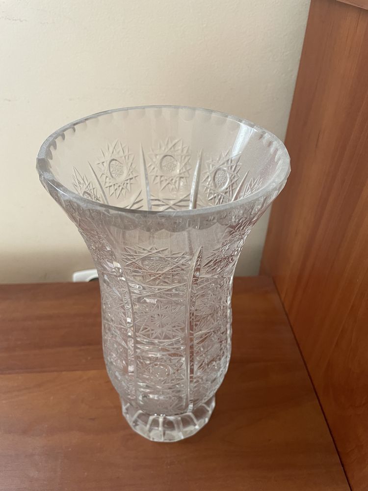 Kryształowy wazon z PRL wysokosc 25 cm
