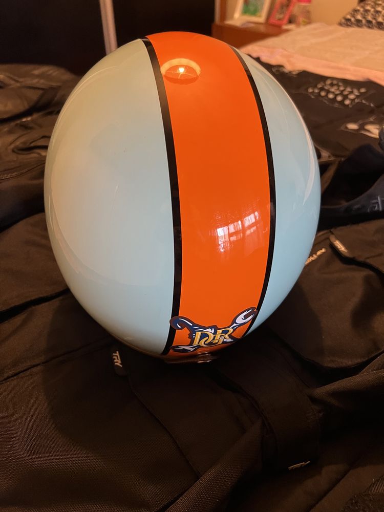 Capacete Retro ‼️Visivel = Disponivel‼️