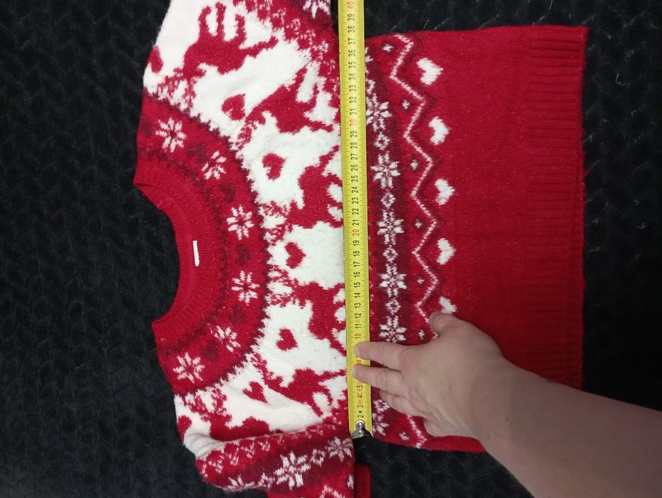 Oddam za 5 zł sweterek świąteczny boże narodzenie rozmiar 104