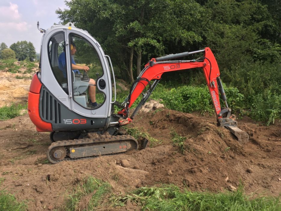 Usługi minikoparką koparką