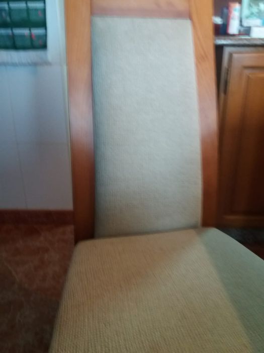 Conjunto mesa e 6 cadeiras