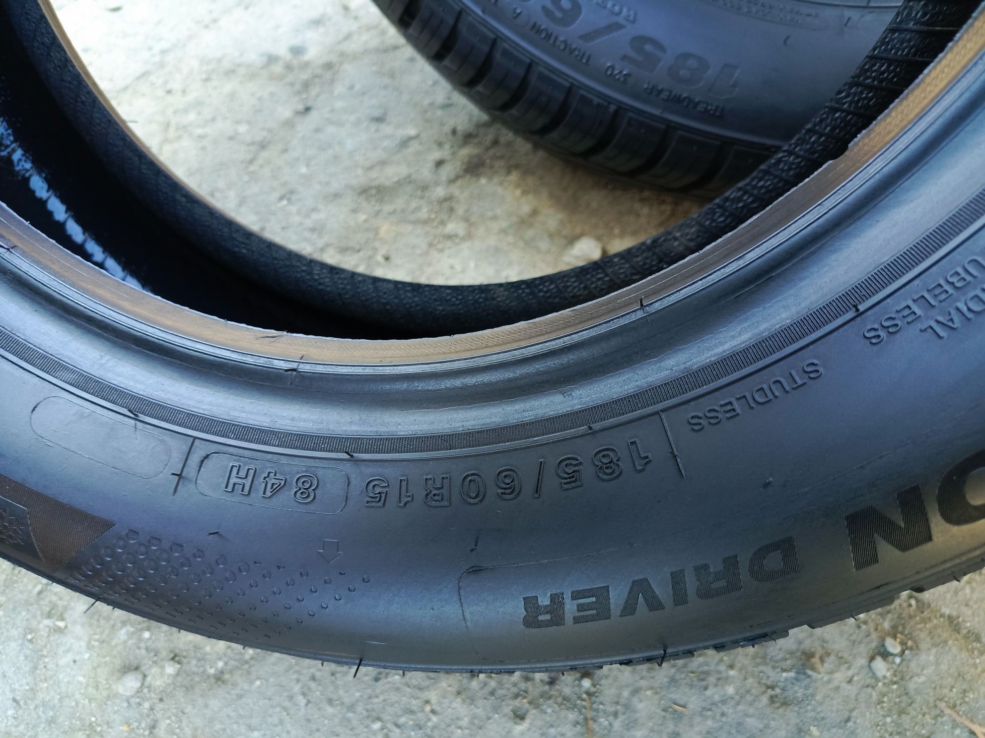 Sprzedam prawie nowe opony 185/60 r15