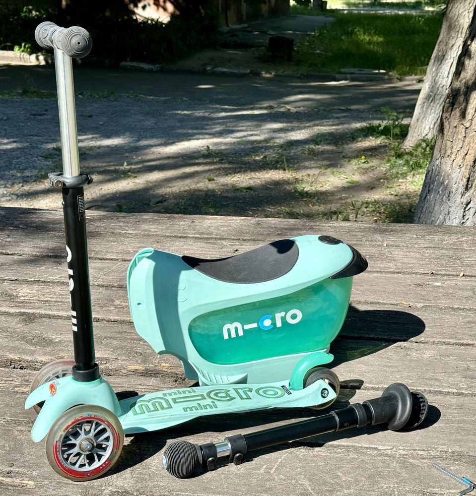 Самокат Micro Mini2go Deluxe Plus Салатовий