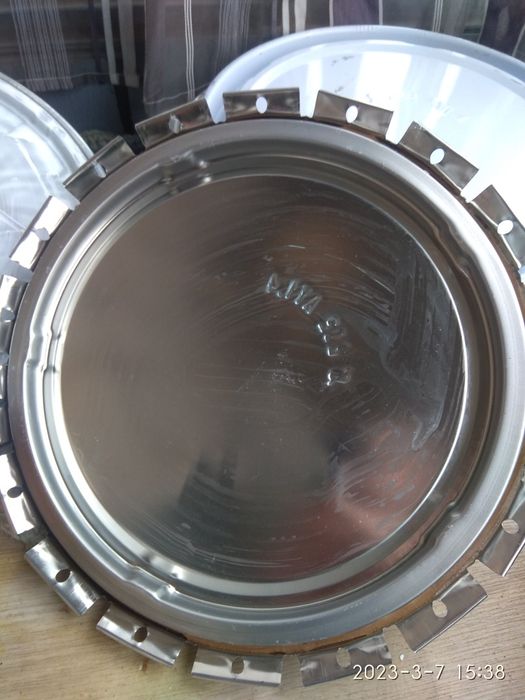 Ведра  на 20л и 25л с крышкой под хомут или в виде короны.