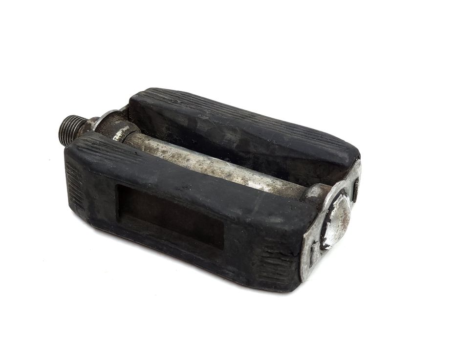 Prawy pedał Romet Wigry Jubilat Zenit Alka Gil Duet Flaming Pelikan