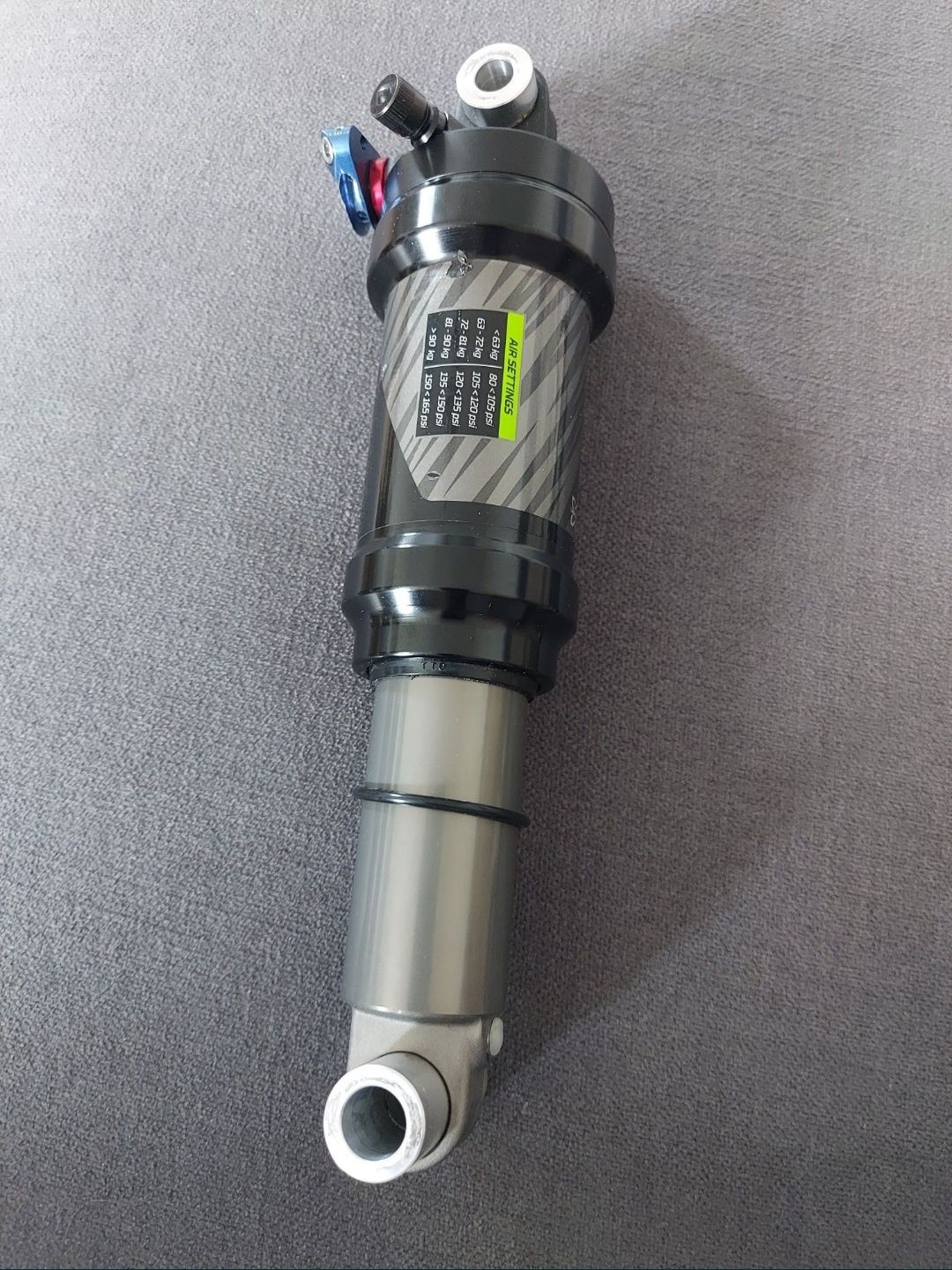 Amortyzator powietrzny damper rowerowy tylny AIR blokada skok 120mm