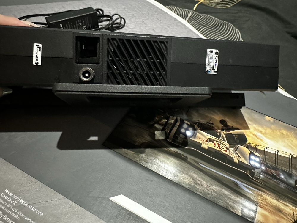 Konsola XBOX ONE X 1TB
