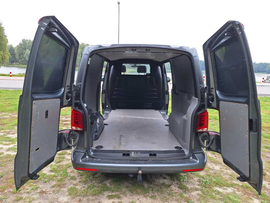Volkswagen Transporter T6.1 2.0 TDI DSG Long bogate wyposażenie