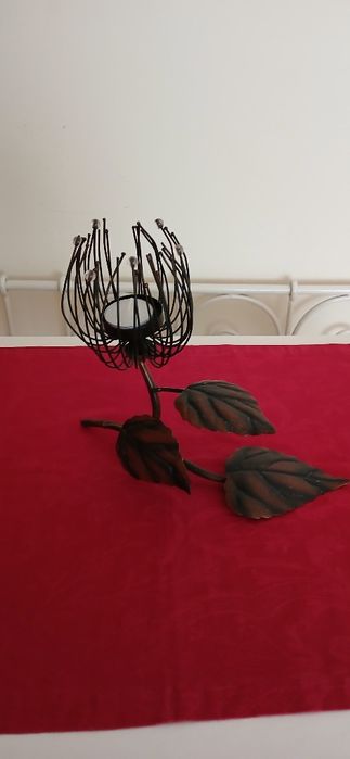 Castiçal em forma de flor