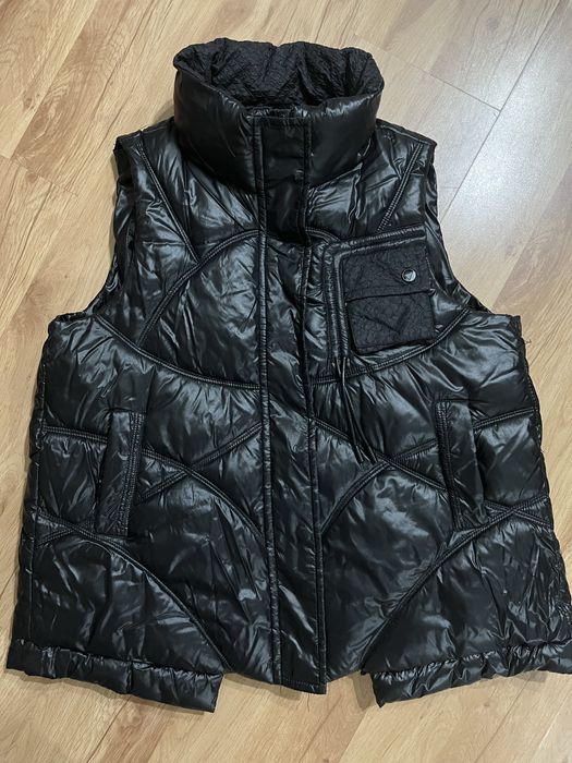 Продам женскую жилетку