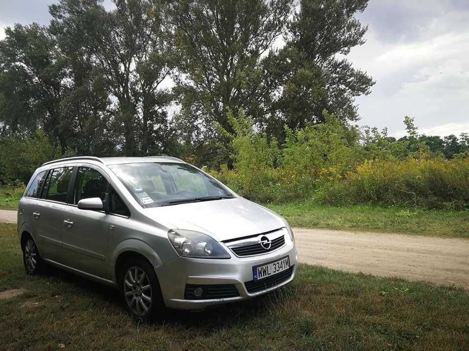 Wynajem samochodu 7 osobowego z gazem LPG mini van