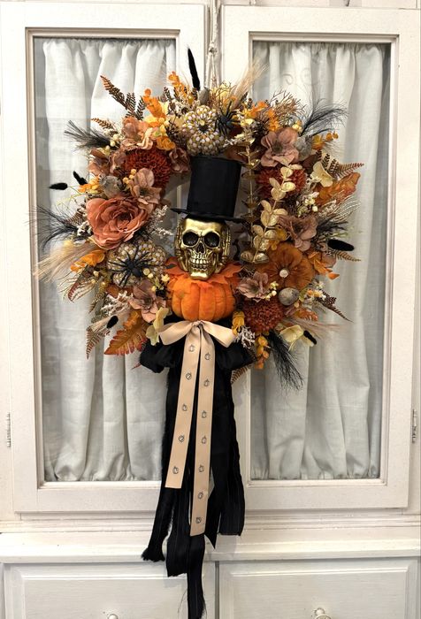 Wianek Halloween czaszka zlota i cylinder
