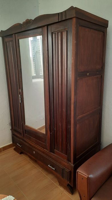 Vendo Roupeiro Vintage.