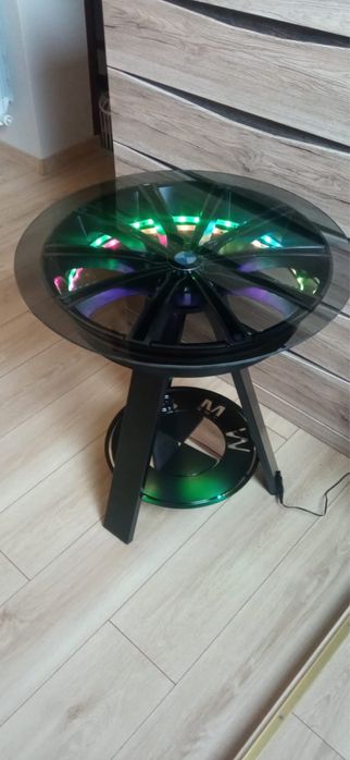 Stolik z felgi z oświetleniem Led