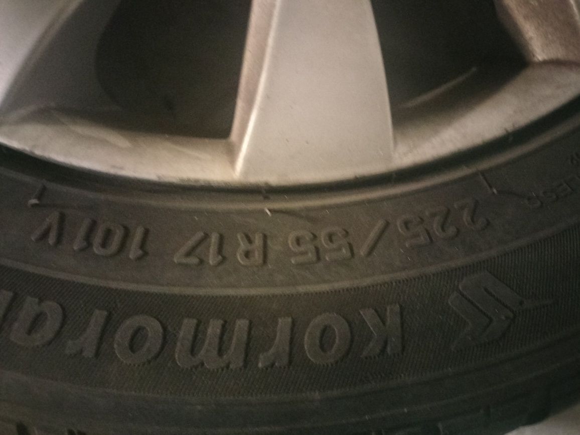 Sprzedam komplet opon zimowych z felgami  225/55  r17