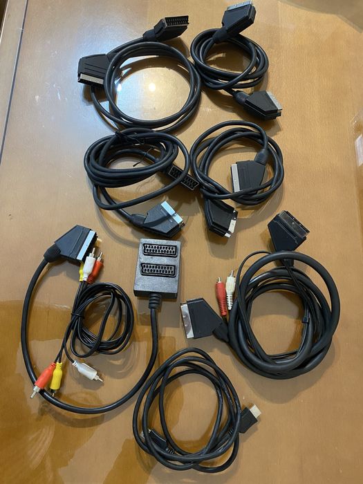 Conjunto de 8 cabos áudio e vídeo - SCART e HDMI