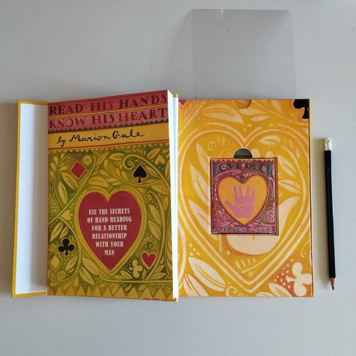 "Read His Hands Know His Heart" de Marion Gale (quiromância) + baralho