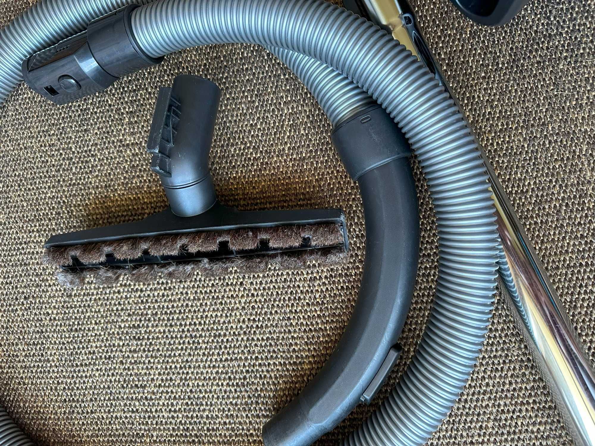 Vendo Aspirador sem Saco BOSCH BGS05A222 Série 2