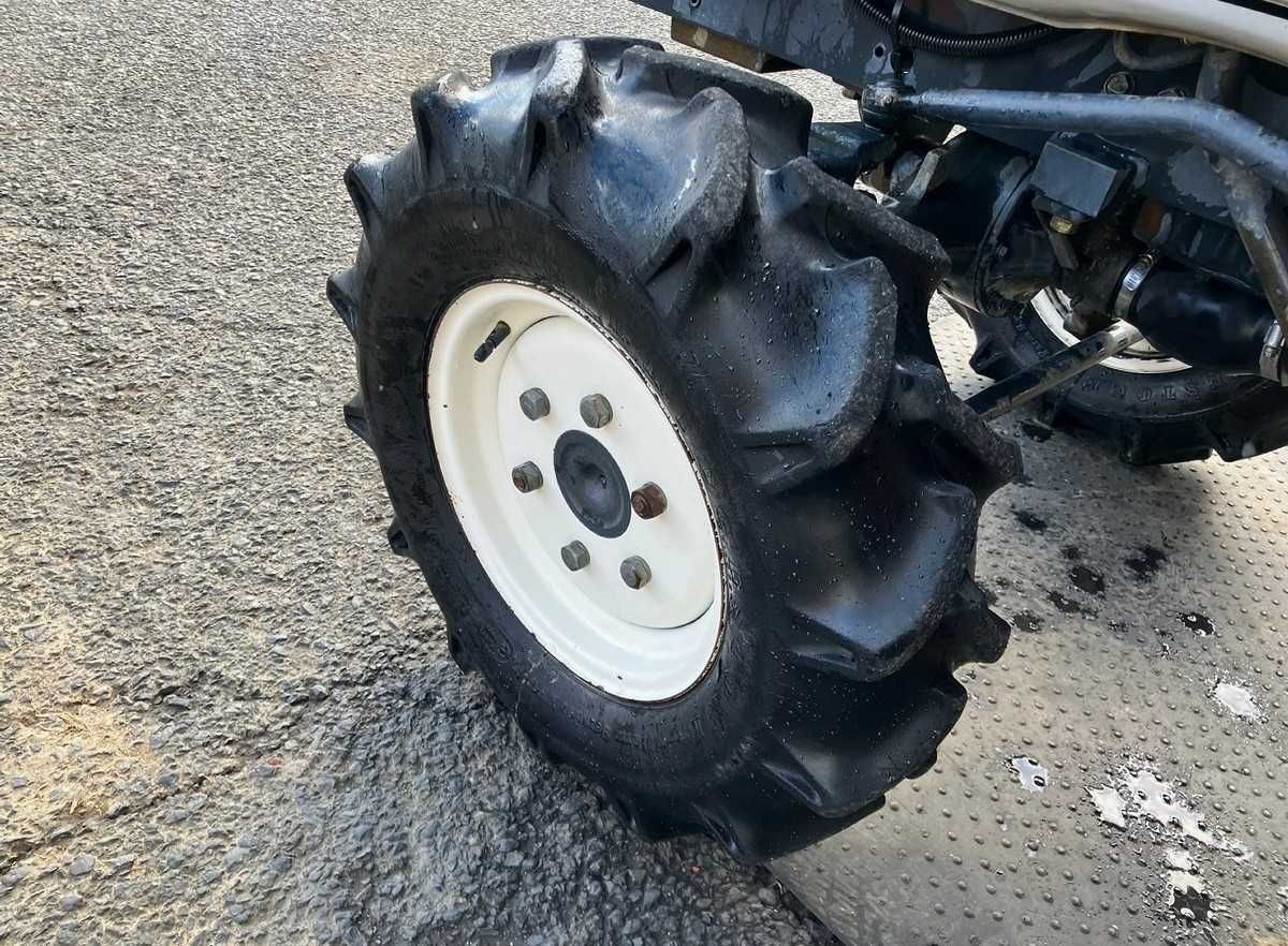 Traktor Yanmar F200S 4X4 - 20 KM