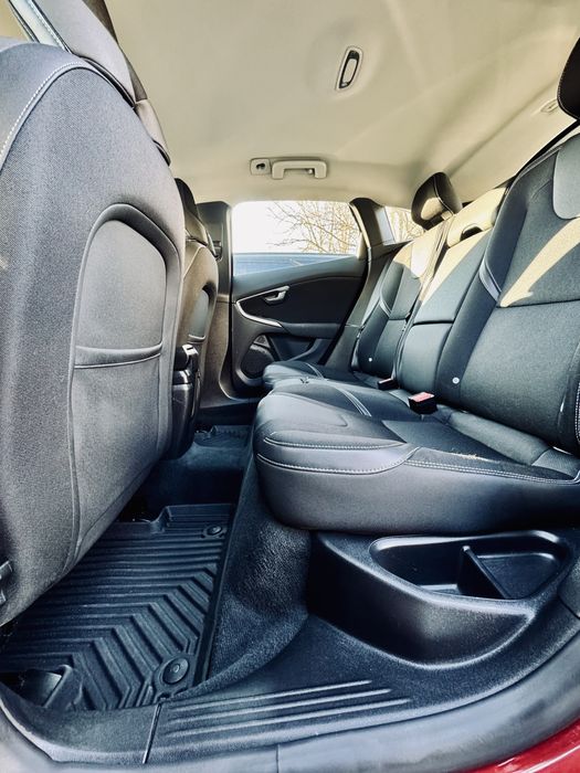 2016 Volvo V40 2.0 D2 Automat - Geatronic Momentum Business