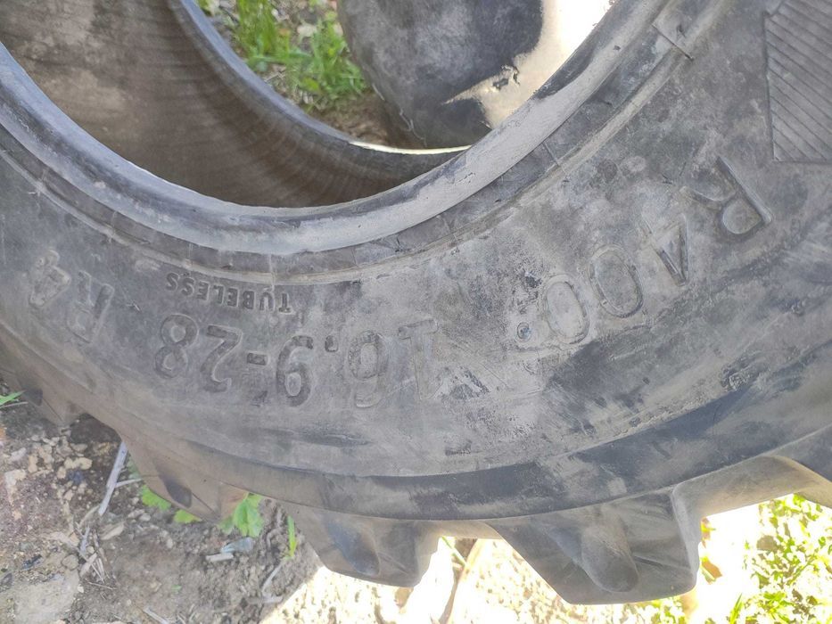 Opona przemysłowa 16.9-28 R400 GRI koparko ładowarka JCB Case MF Cat
