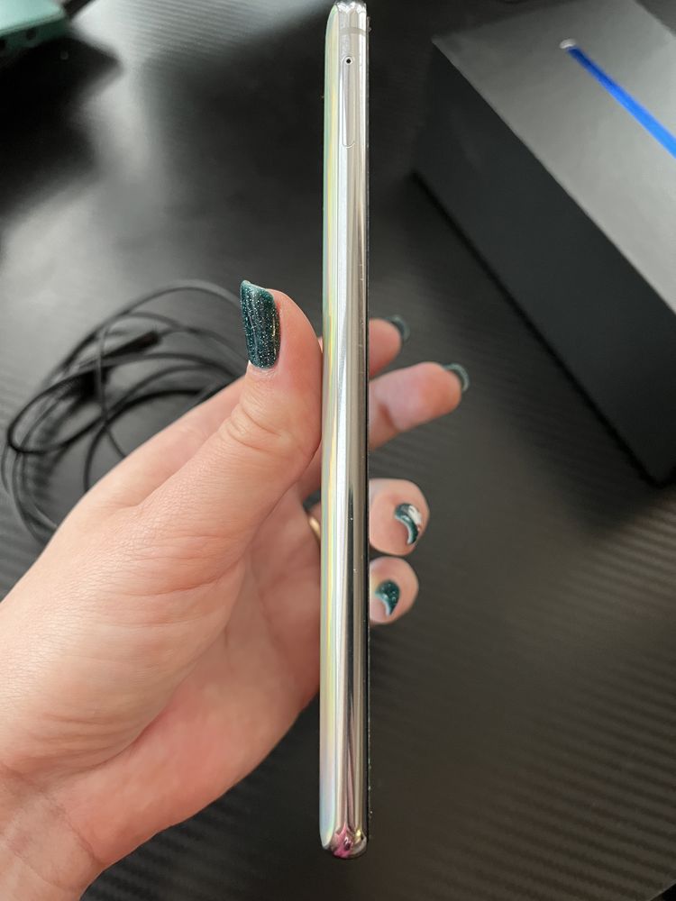 Samsung Galaxy Note 10 Lite 6/128GB Silver в идеале