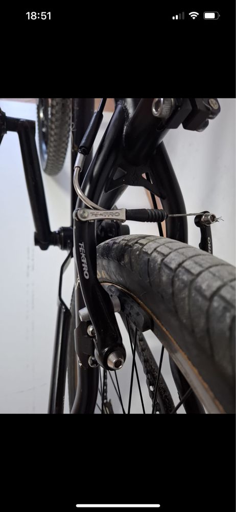 Bicicleta Dirt Jump B’twin Aro 24 – Robusta e Pronta para Manobras!