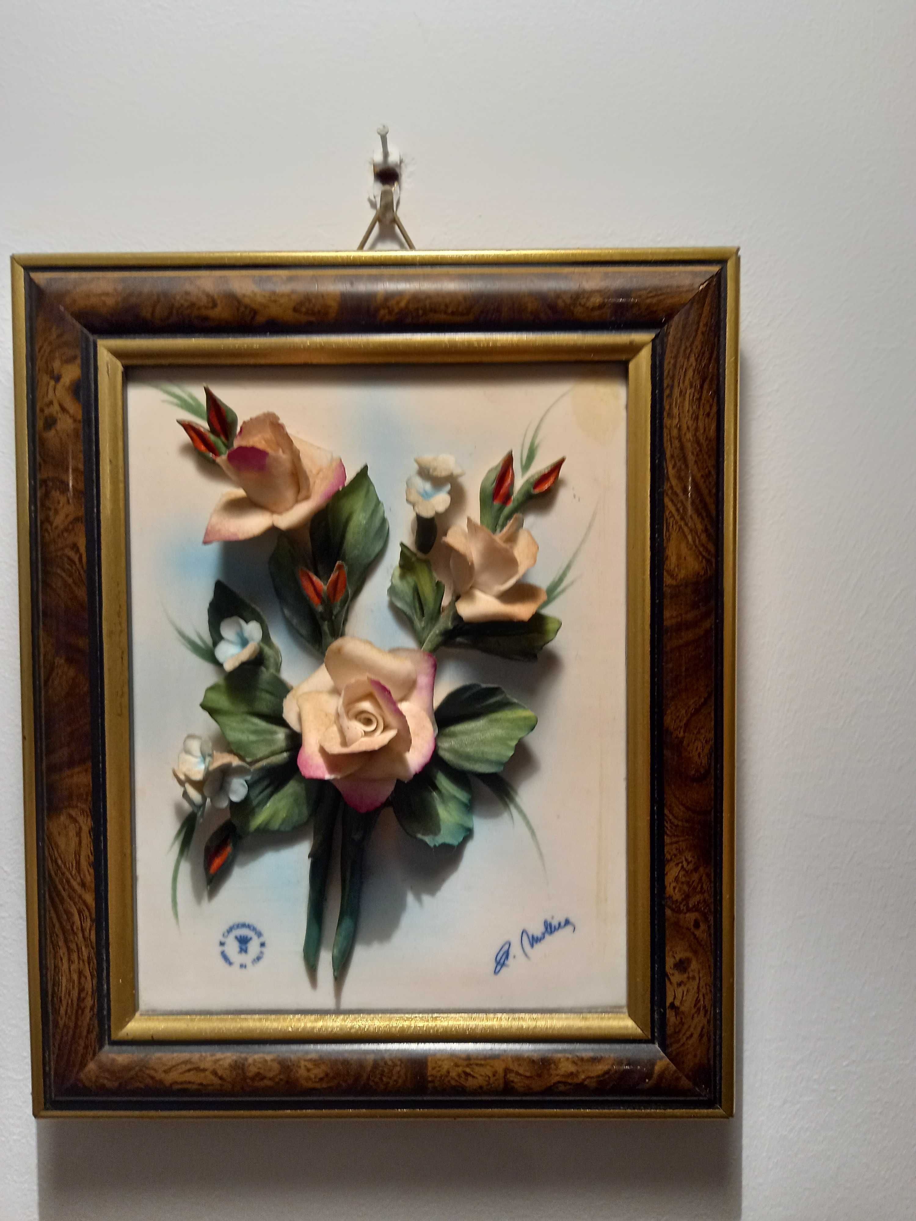 Quadros com rosas e pássaros em porcelana artesanal