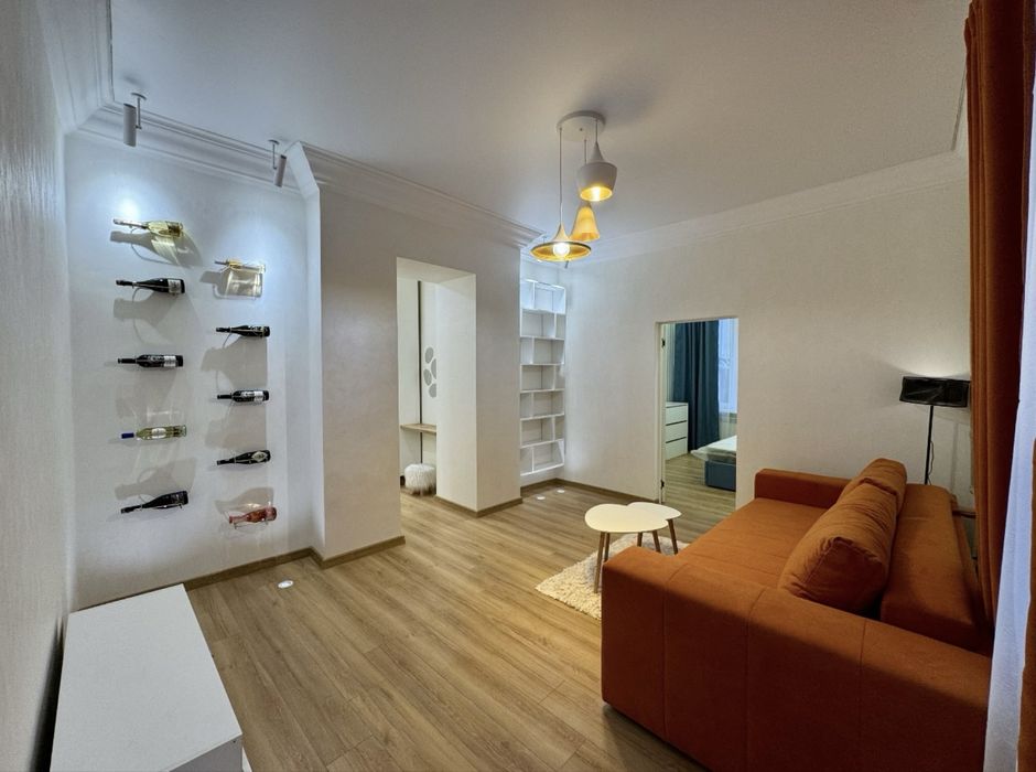 Продам 3х комнатную квартиру, центр, 70 кв.м. Сертификат. А