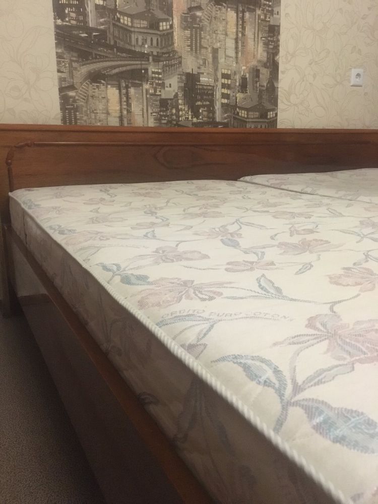 2-х спальне ліжко з ортопедичними матрацами