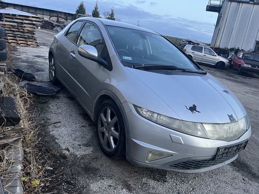 Honda Civic ufo VIII 2.2 d częsci drzwi maska zderzak lampy