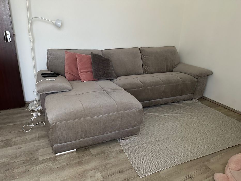 Sofá com chaise longue